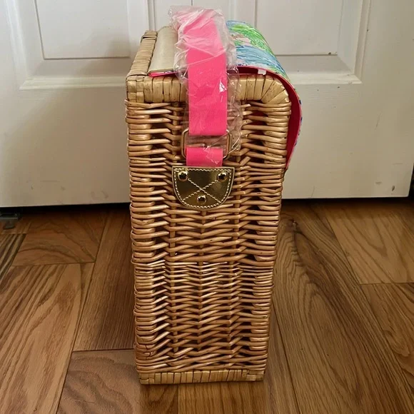 NEW Lilly Pulitzer Wicker Wine Basket - Picture 3 of 12